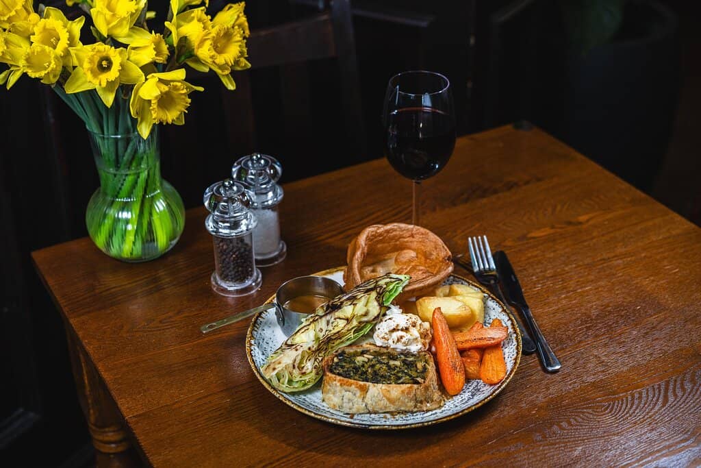 Hidden Alleys & Passages