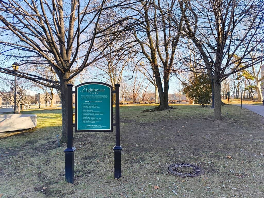 'The Girl Puzzle' Monument
