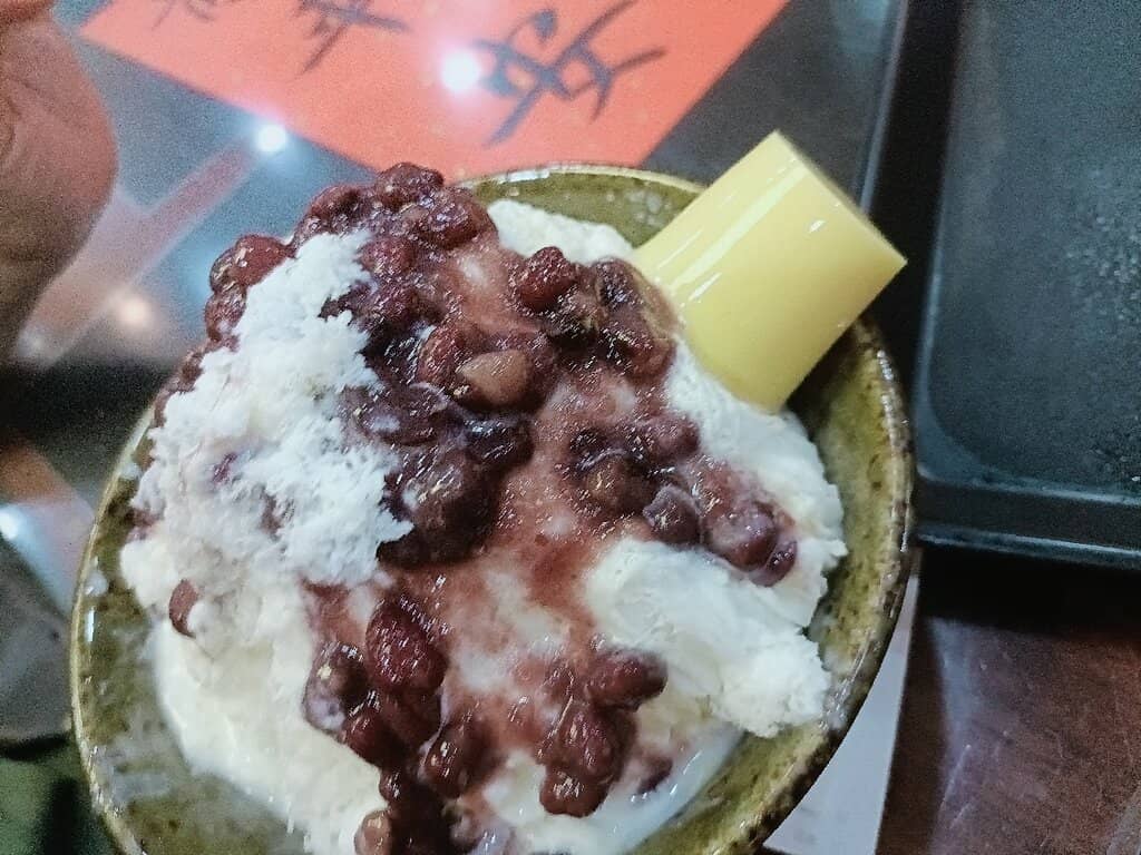 Charming Retro Ambiance