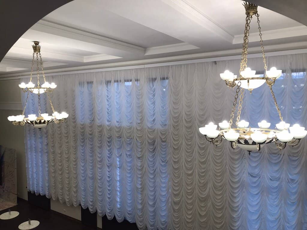 Diverse Play Selection