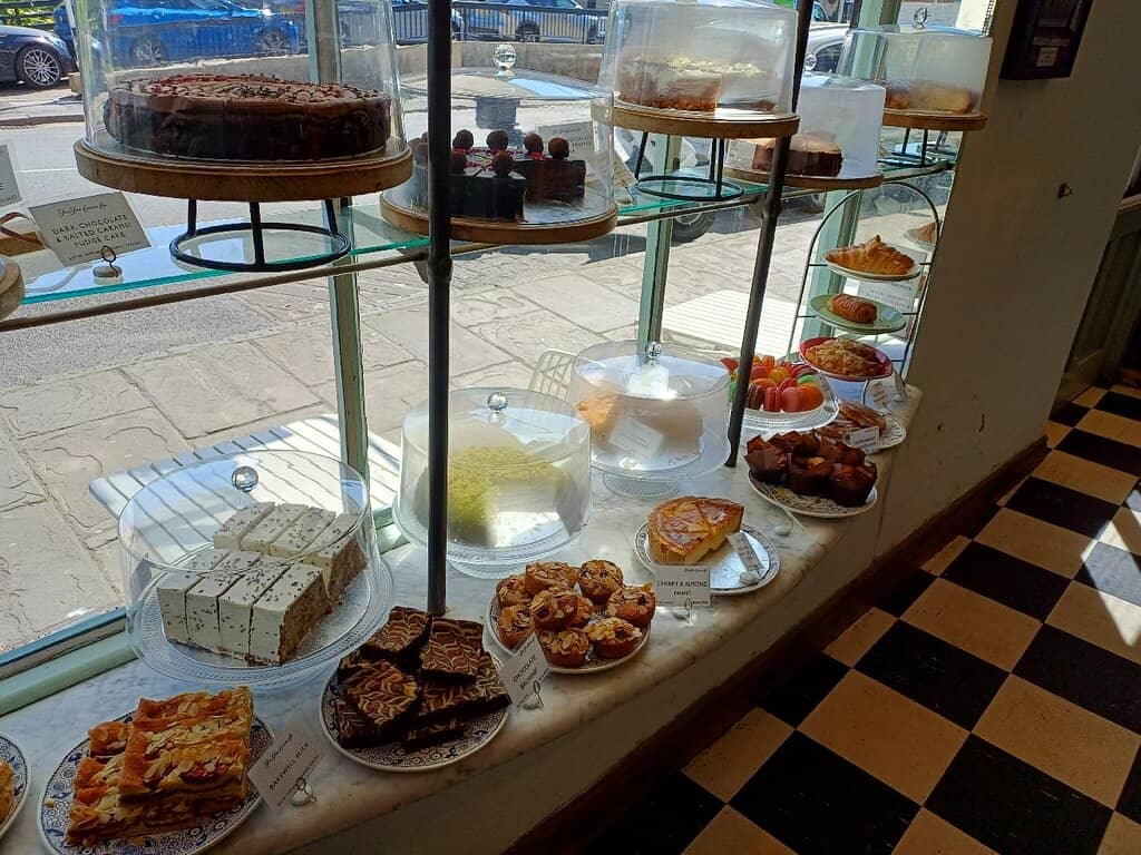 Mouth-Watering Pastries & Cakes