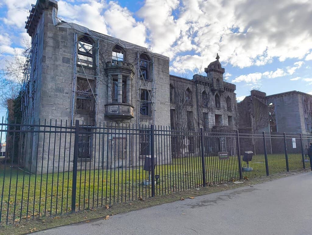 Smallpox Hospital Ruins Roosevelt Island (2026) – Best of TikTok, Instagram  \u0026 Reddit Travel Guide, image size:1024x771