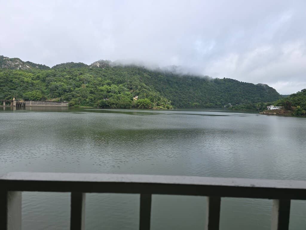 Lakeside Dining