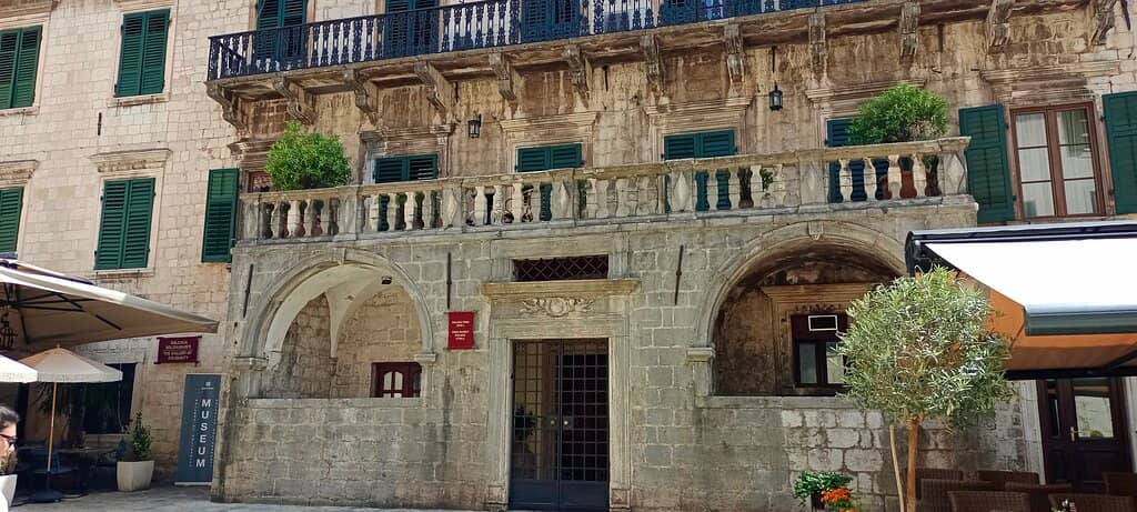 Pima Palace Architecture