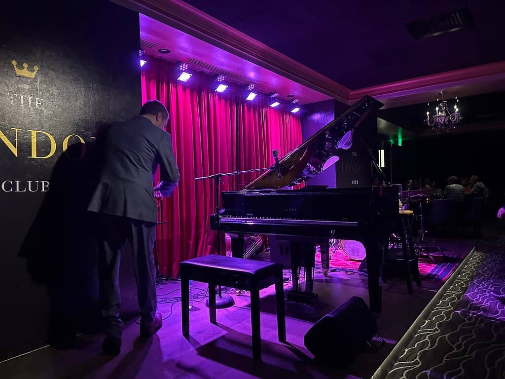 Intimate Ambiance