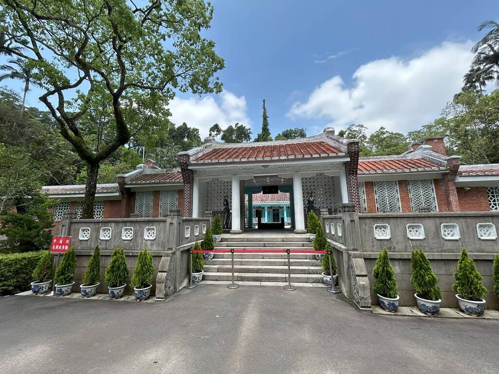 Chiang Kai-shek Statues