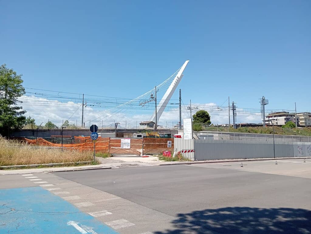 Pedestrian & Bicycle Lanes