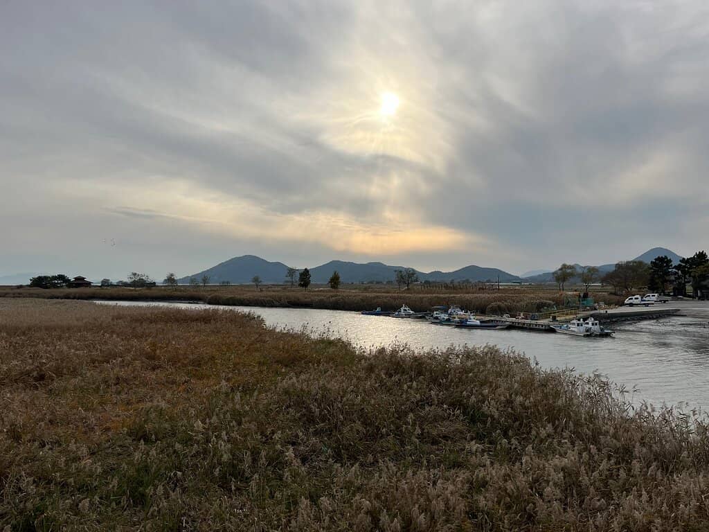 Expansive Boardwalk Trails