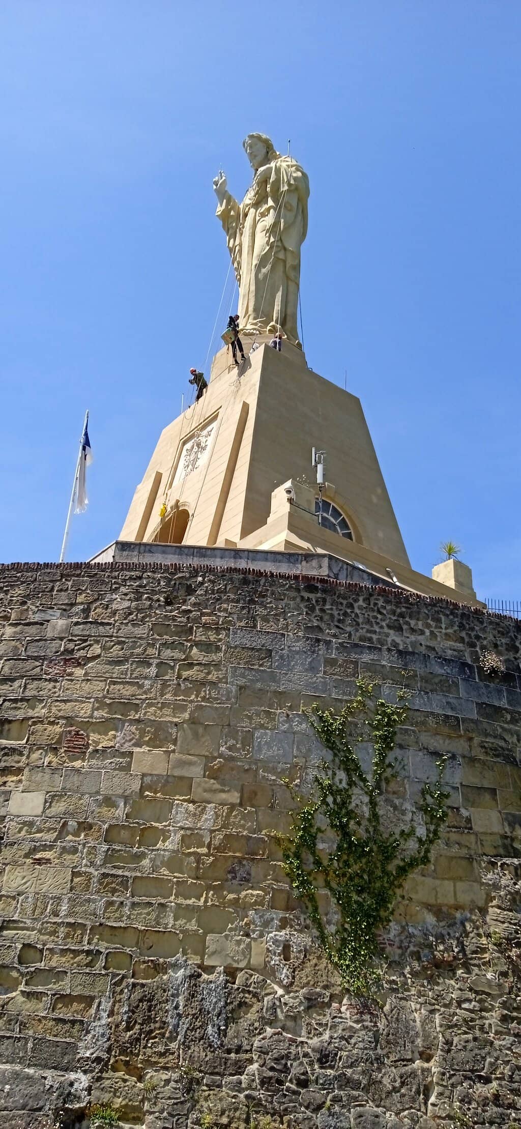 Historic Ramparts & Cannons