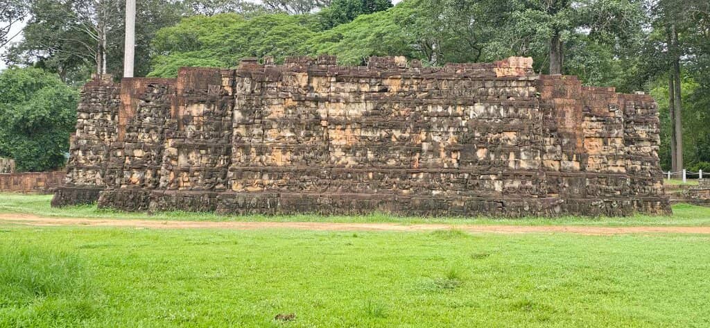 Maze of Bas-Reliefs