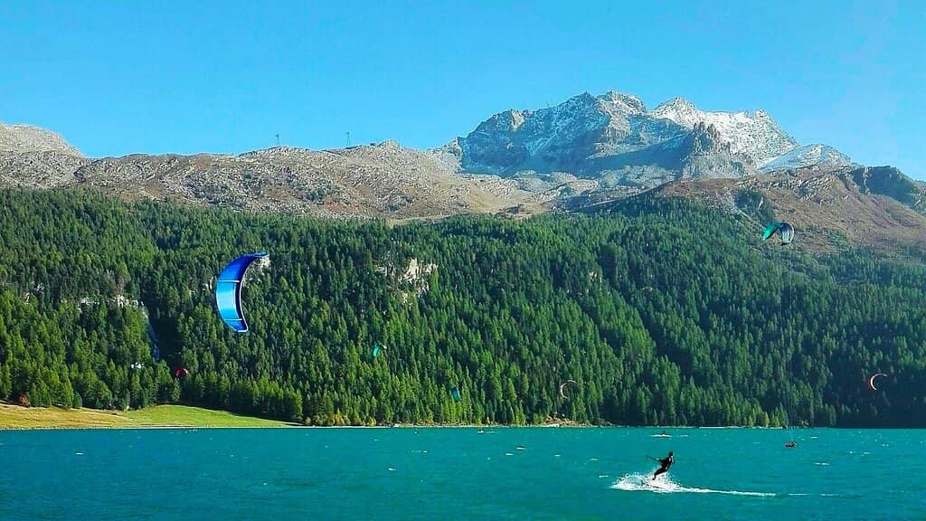 Turquoise Waters & Alpine Backdrop