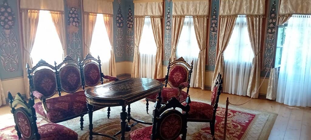 Authentic 19th-Century Furnishings