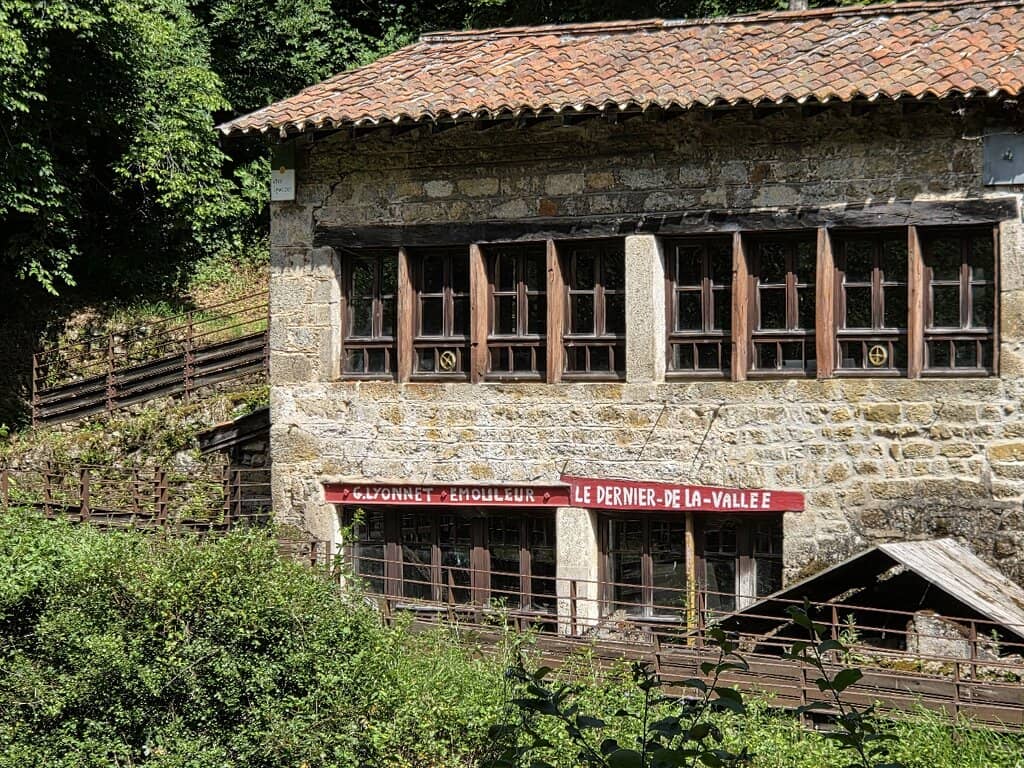 Chez Lyonnet Spinning Wheel