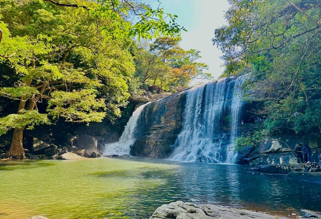 Bambarakiri Ella Waterfall