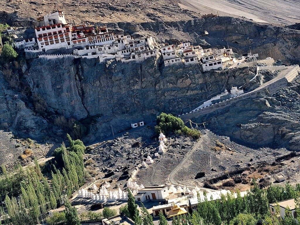 Panoramic Valley Views