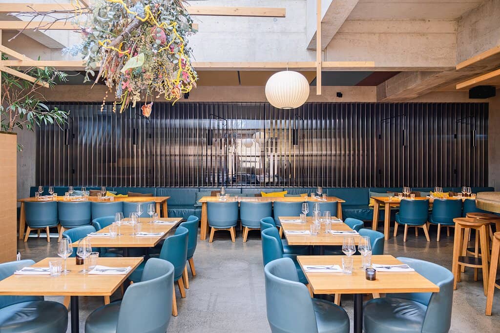 Cozy Ambiance & Professional Cocktails