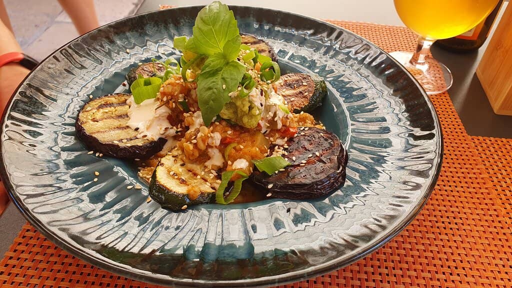 Fresh & Flavorful Salad Bar