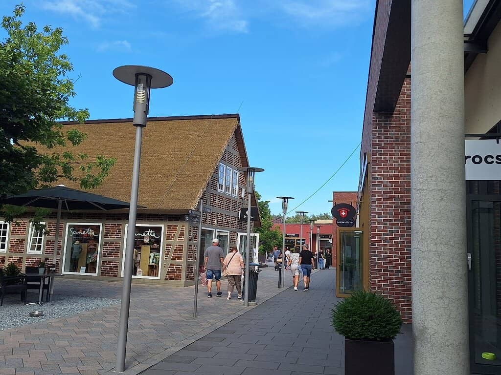 Seasonal Decorations & Events