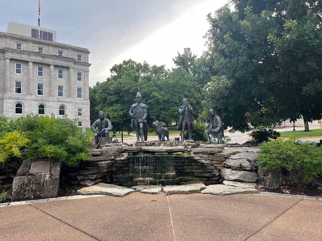 Trailhead Plaza