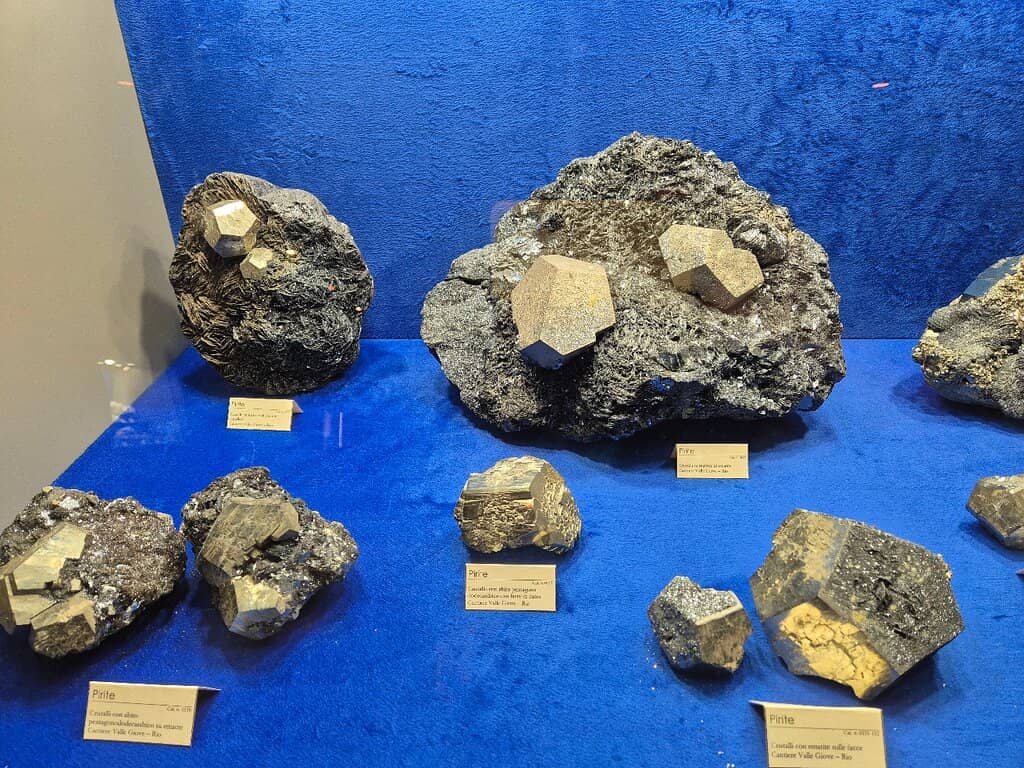 Mineral Digging Experience