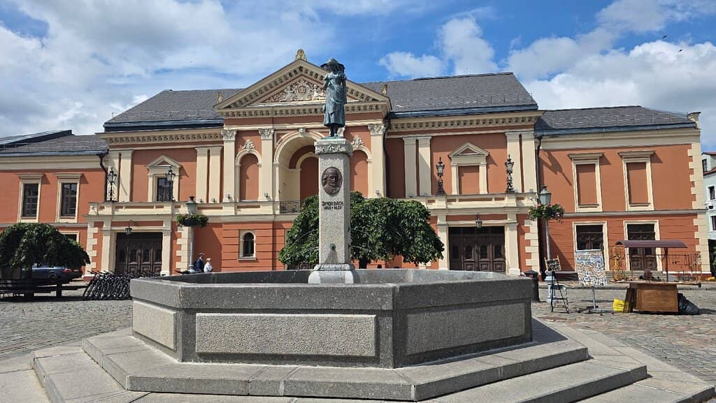 Theatre Square