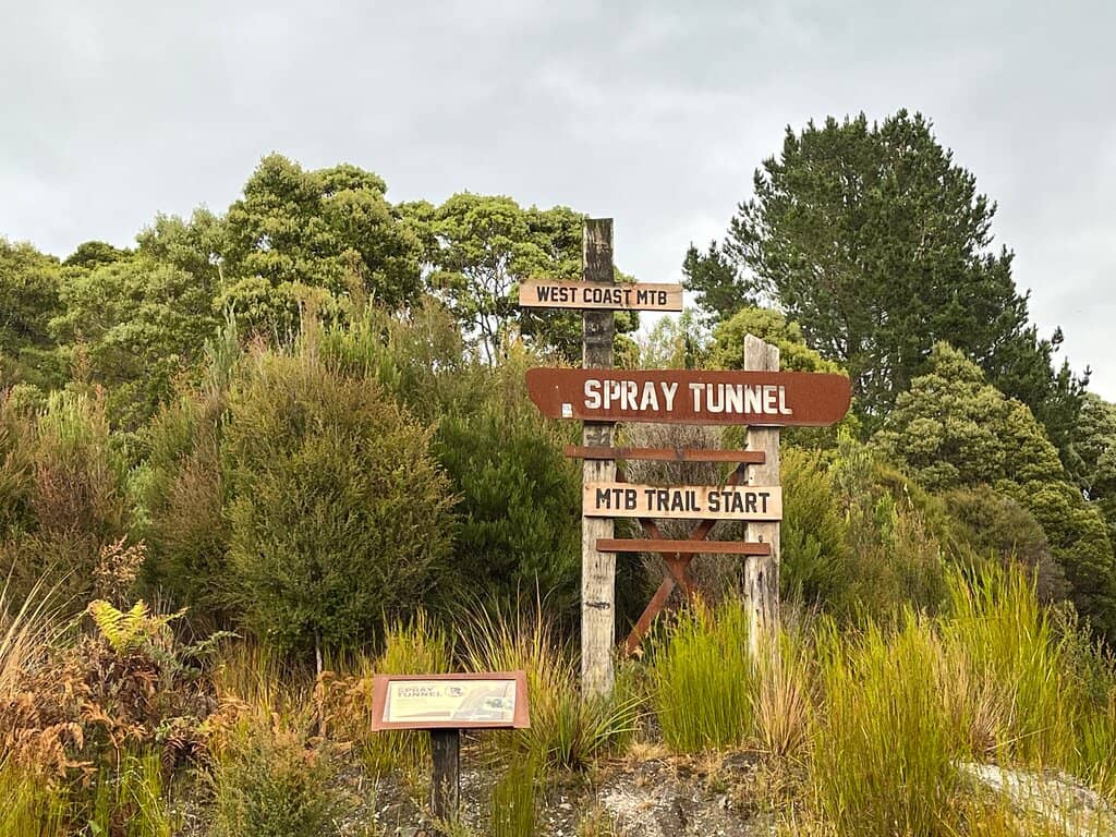 Spray Tunnel Loop Trail