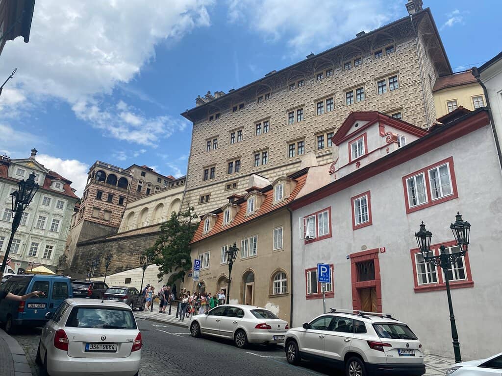 Charming Cafes and Restaurants