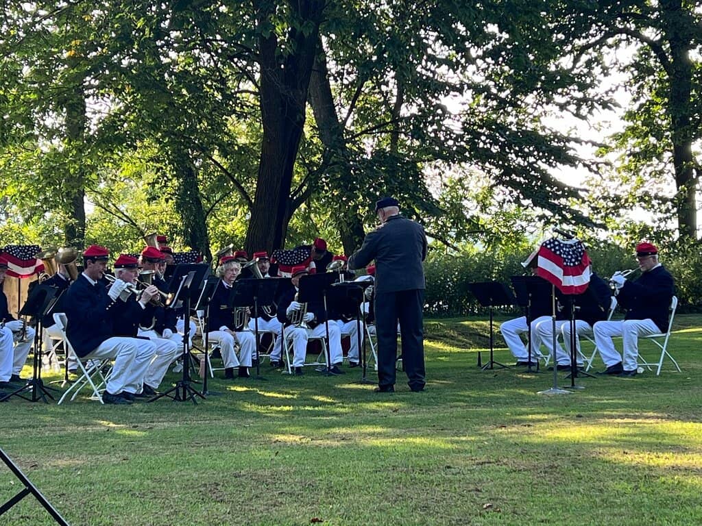 Expansive Gardens & Trails