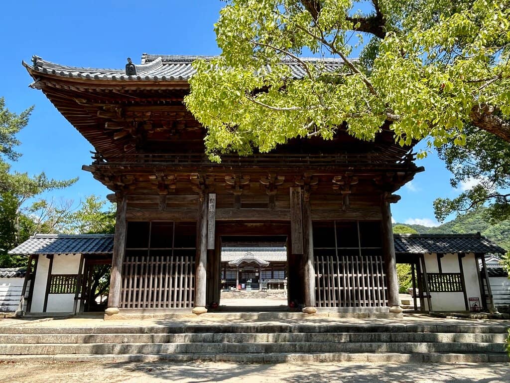 Yakushi Nyorai Statue