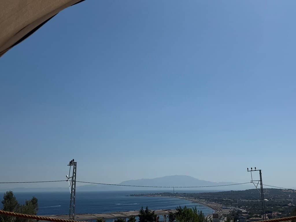 Serene Bay Views