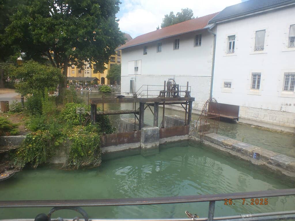 Thiou Canal's Serene Waters