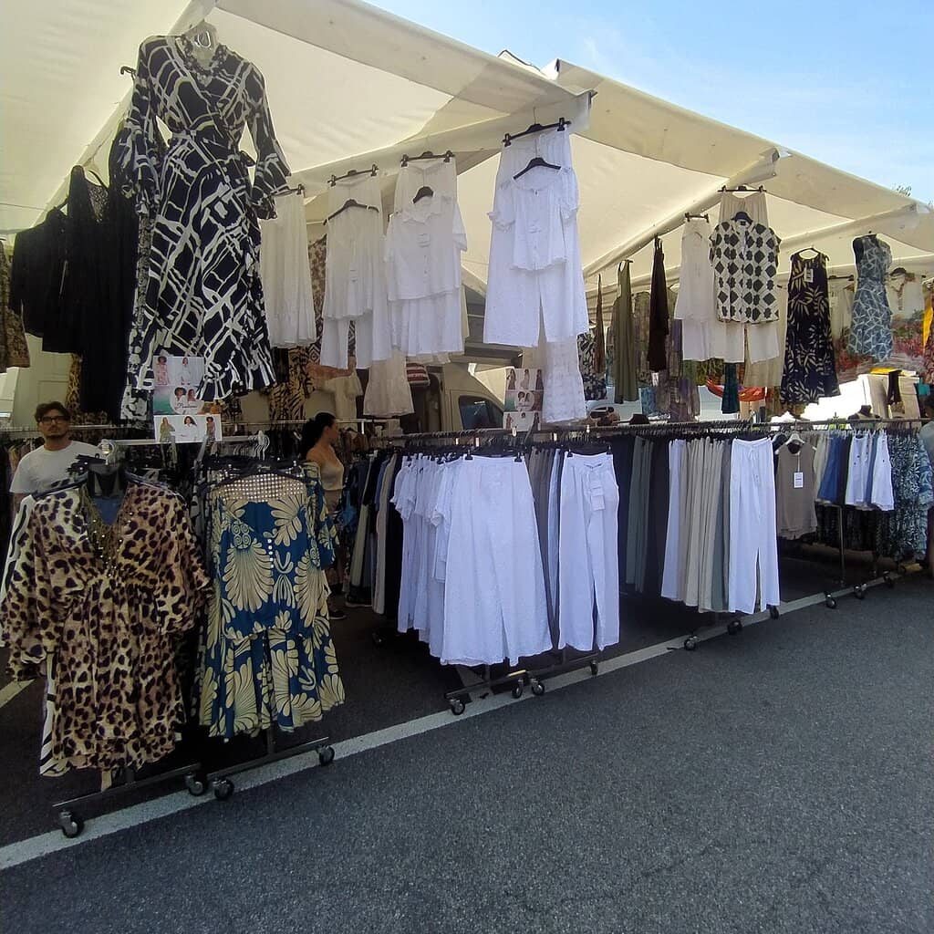 Artisan Crafts & Clothing