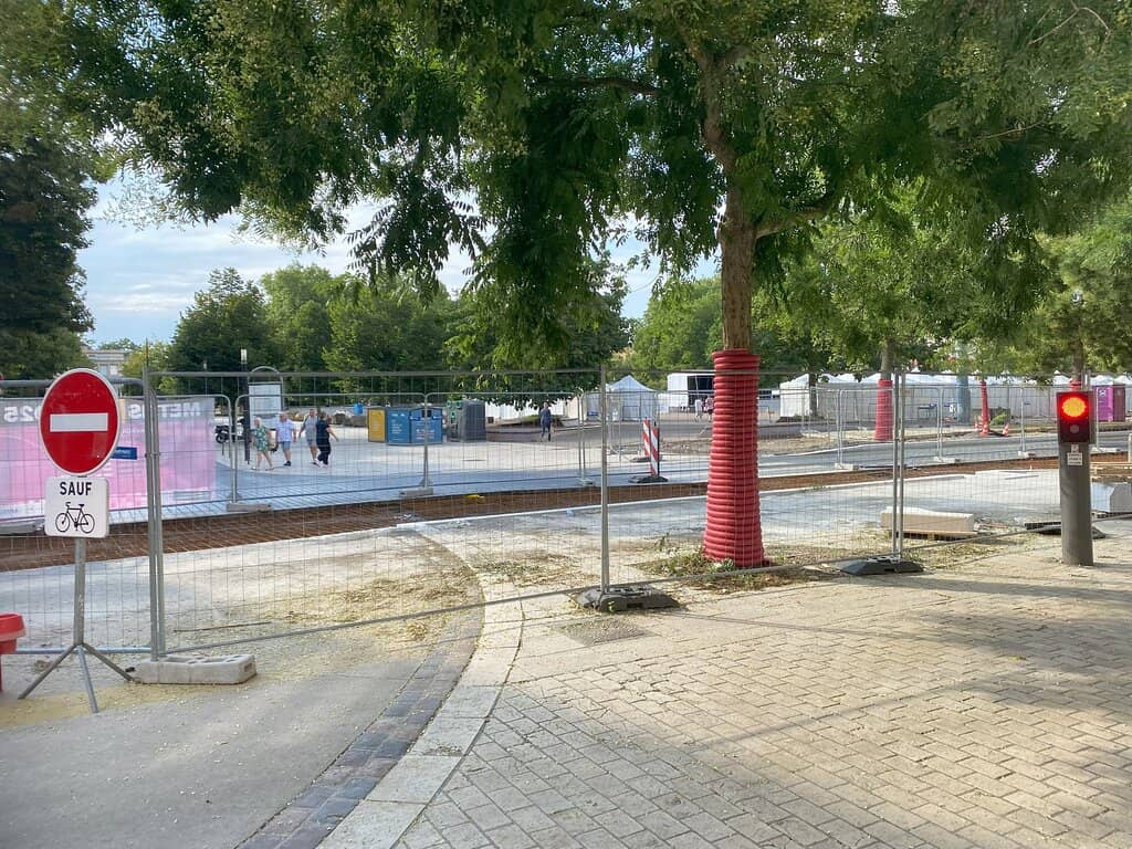 Seasonal Markets & Events