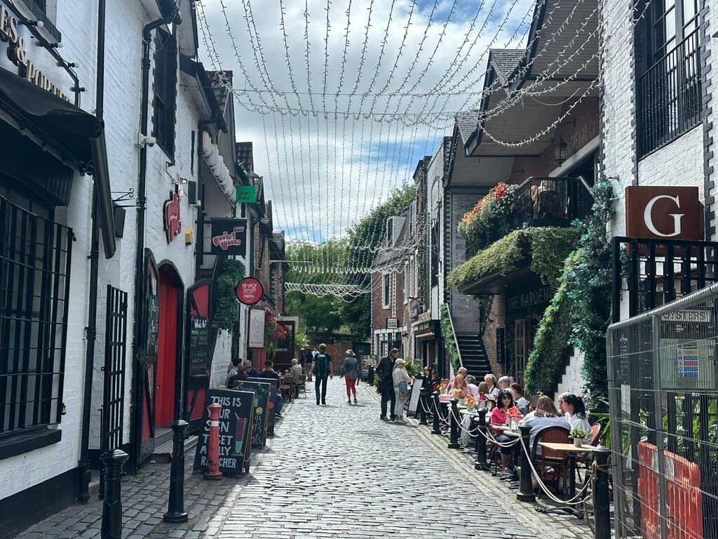 Brel Bar's Festive Fondue