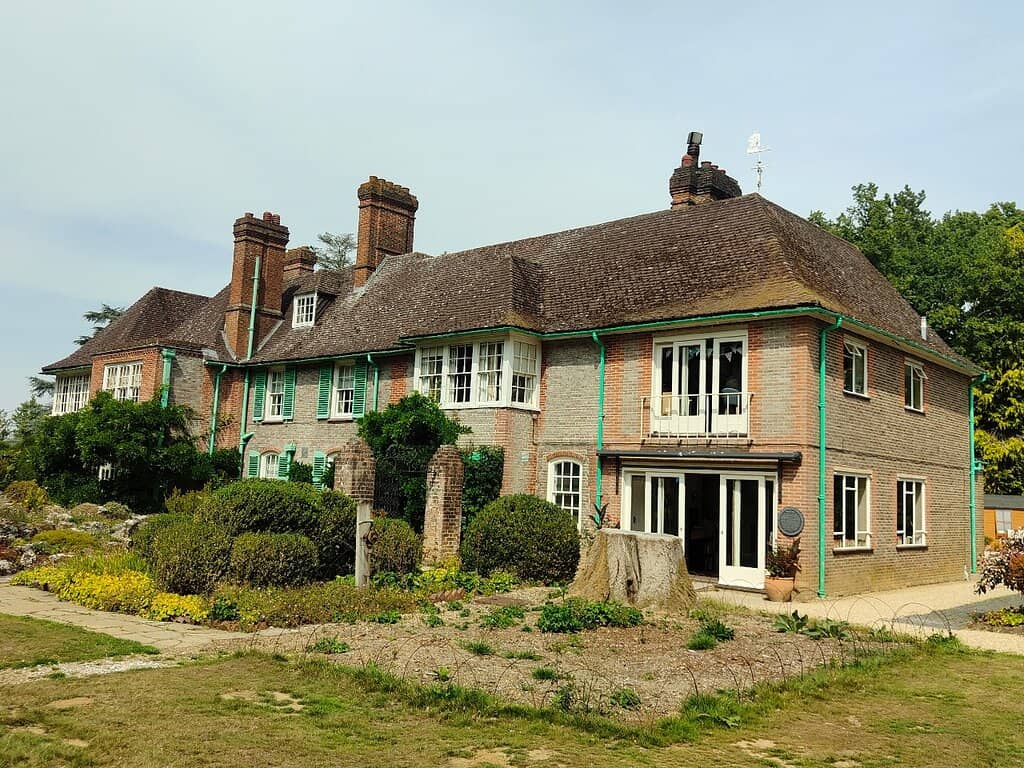 Charming High Street