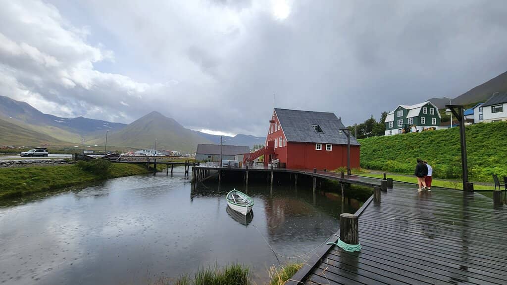 Herring Girls Performance