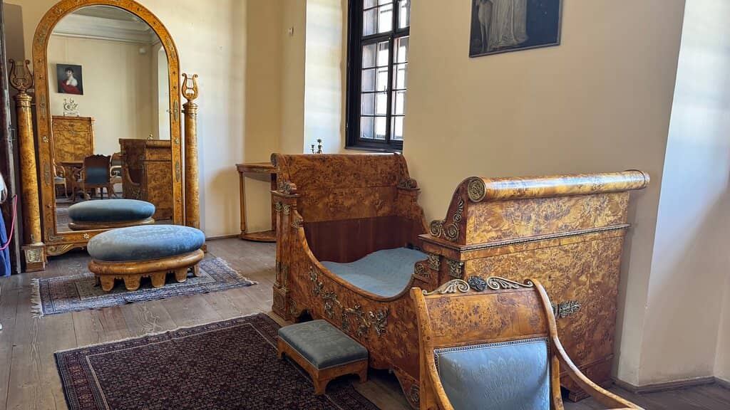 In-depth Guided Tours