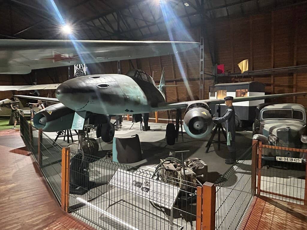 Unique International Aircraft