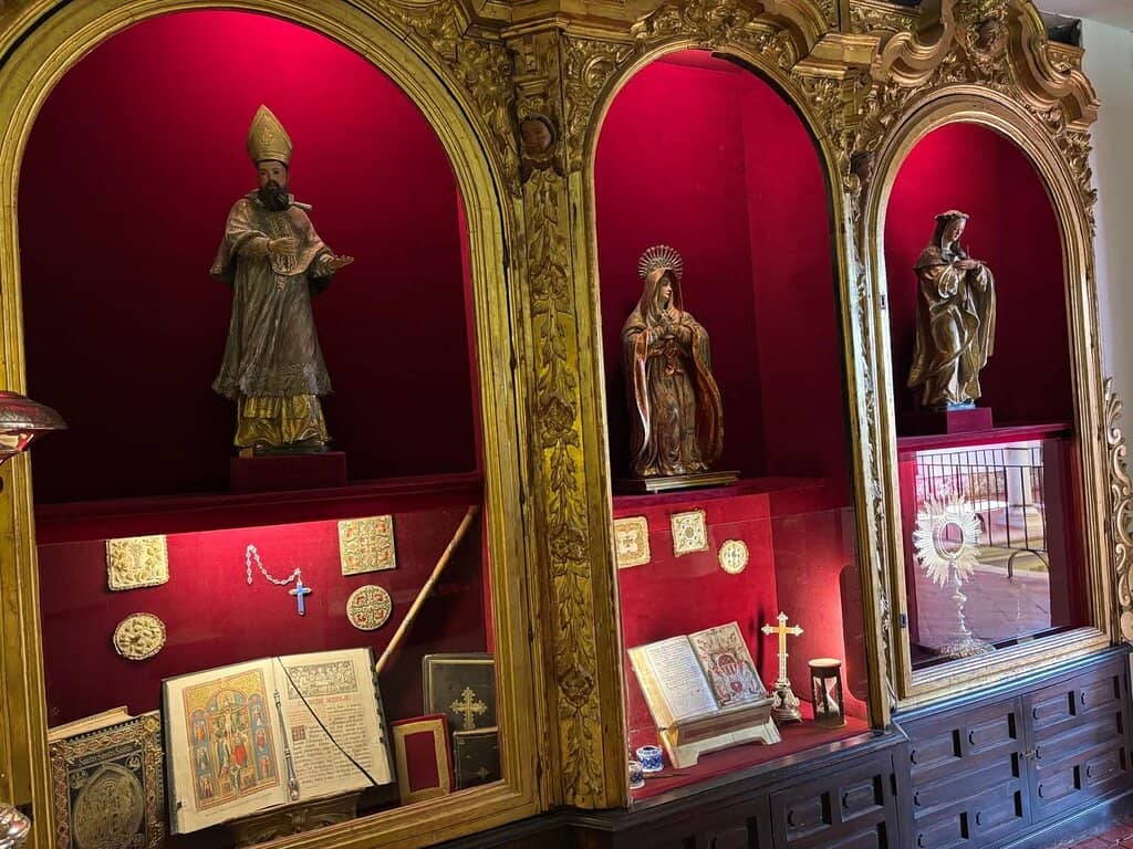 The Nuns' Guided Tour