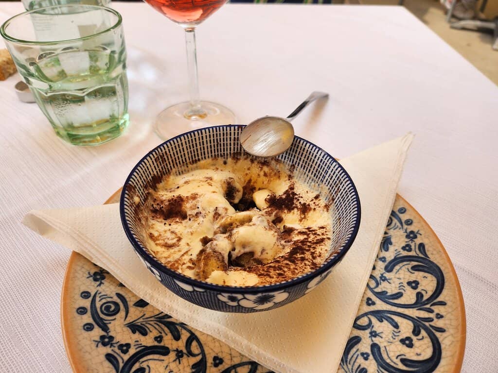 Charming Garden Ambiance