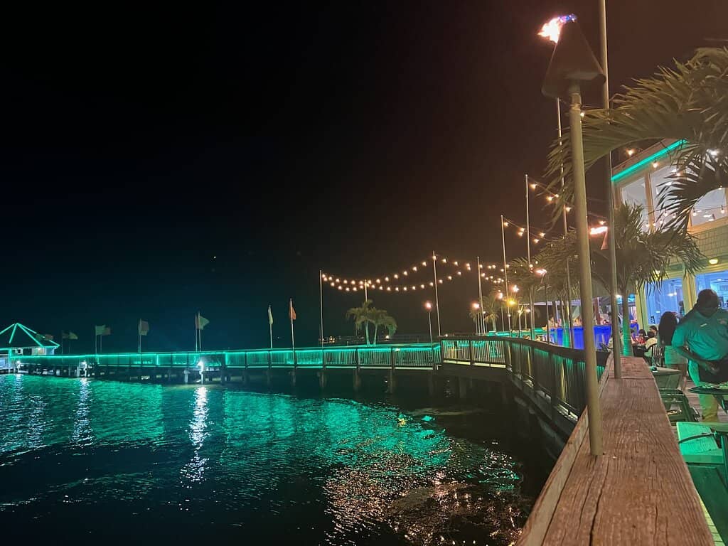 Oceanfront Poolside Dining