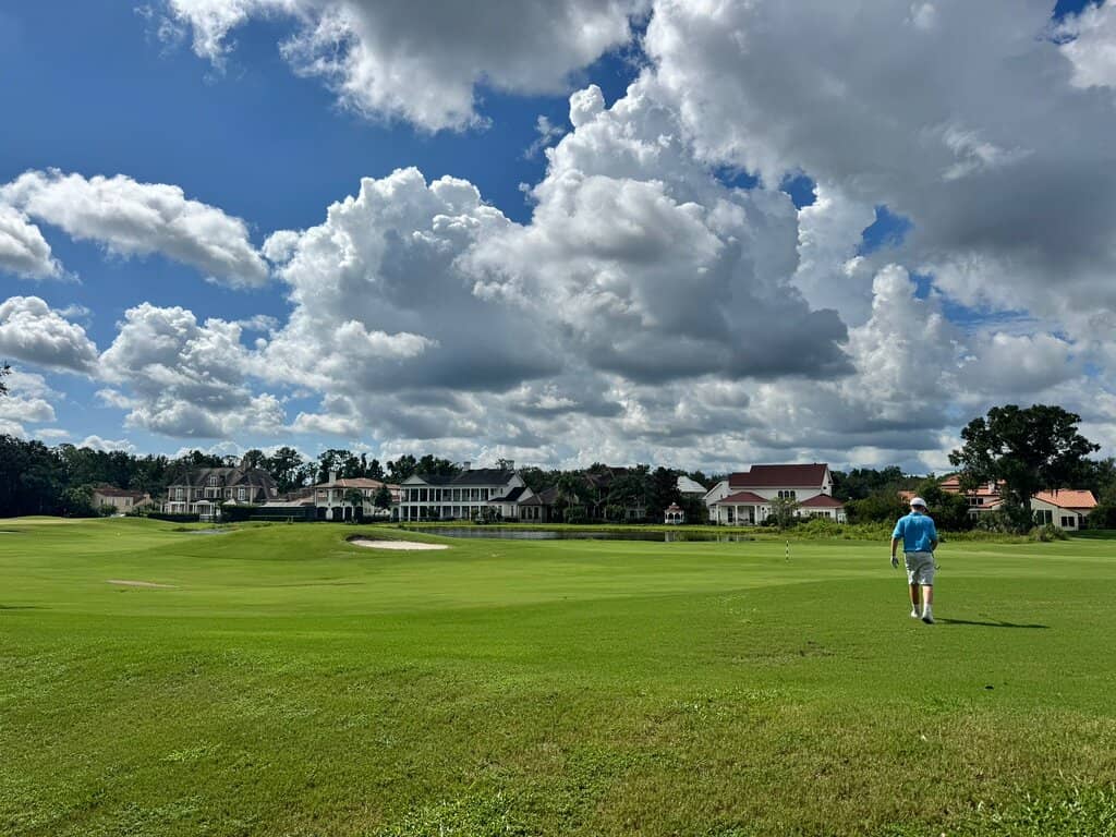 Scenic Views & Well-Maintained Greens