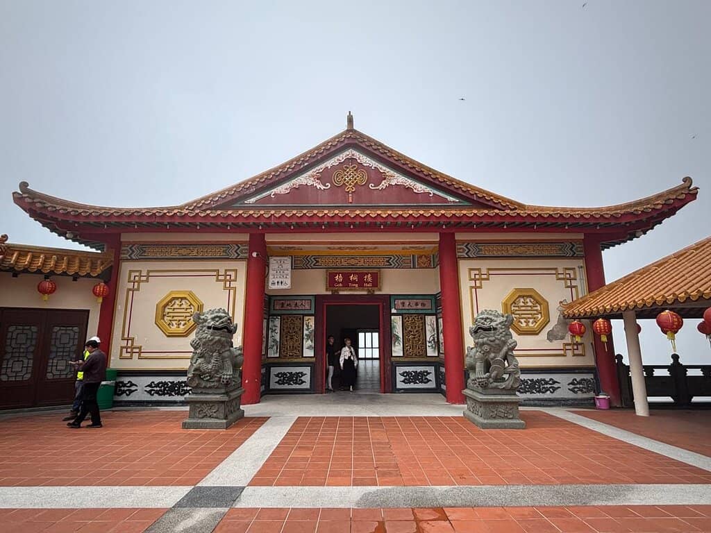 Dragon & Lion Statues