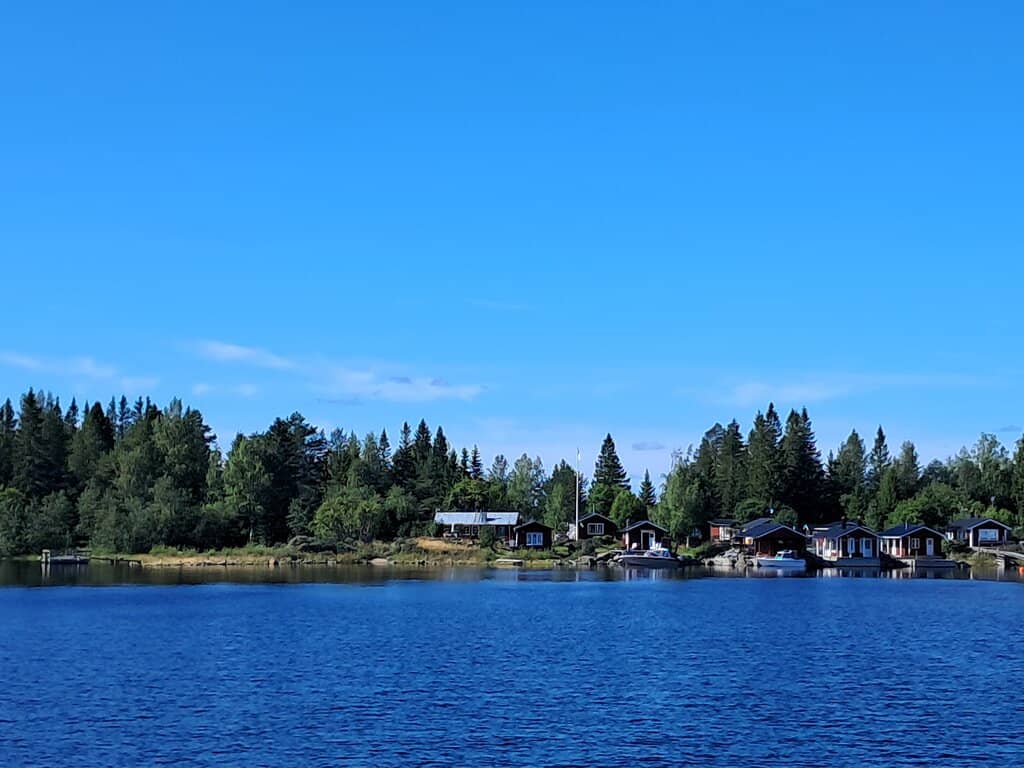 The Frozen Archipelago