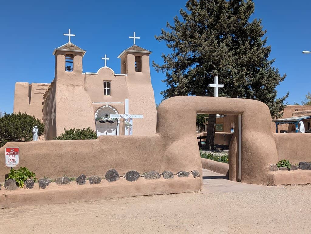 Taos Plaza Surroundings