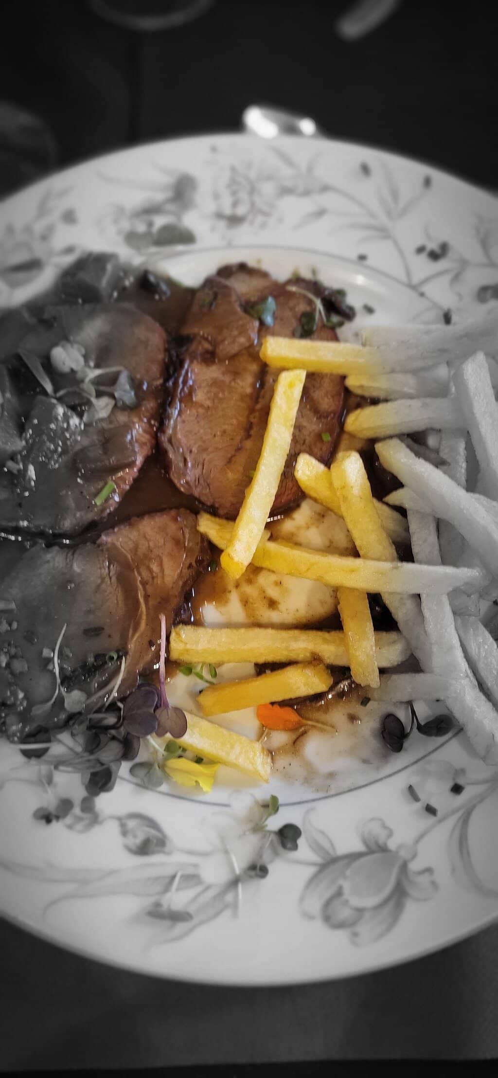 Cozy, Local Atmosphere