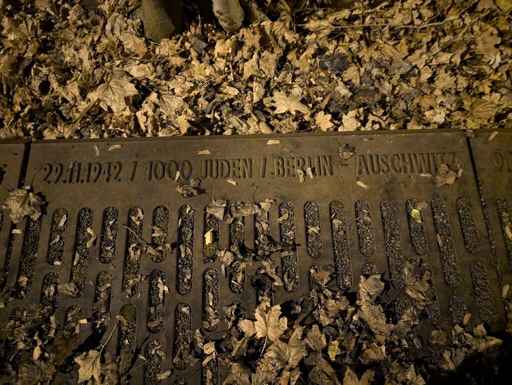 Monument by Karol Broniatowski