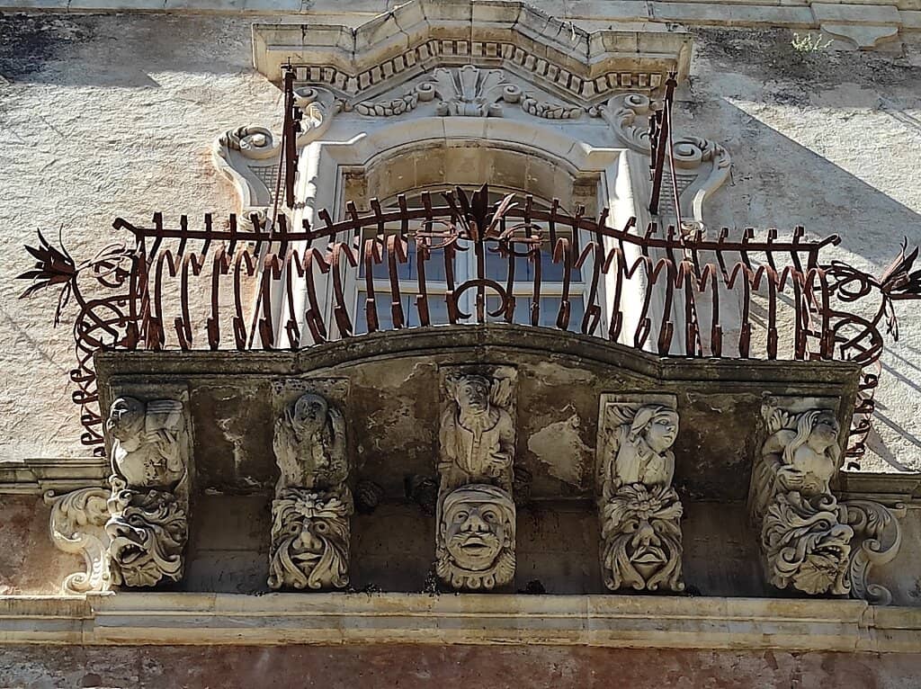 Intricate Sculptural Details