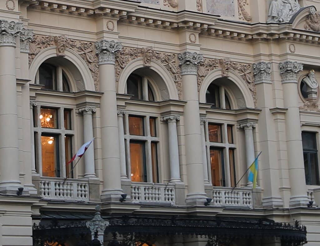 Intimate and Elegant Atmosphere