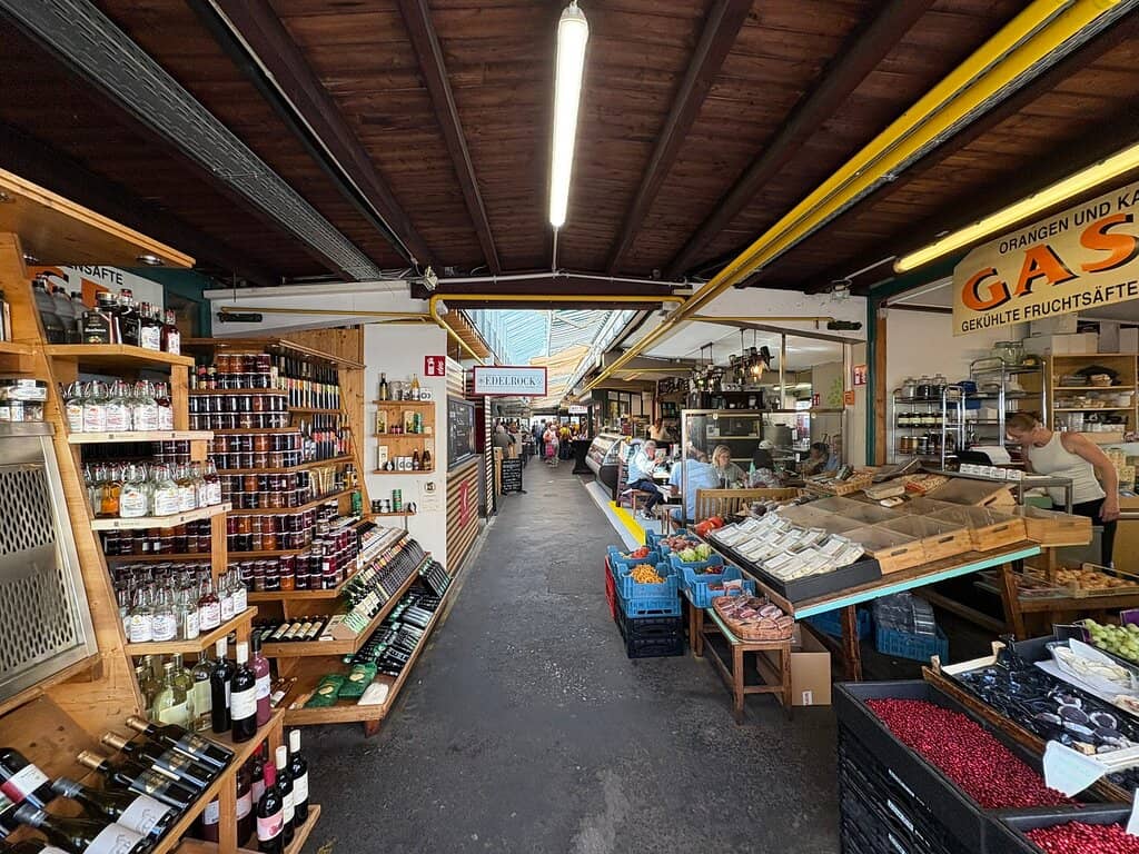 Cozy Atmosphere & Local Bites